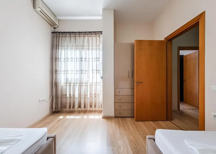 Belleview 3 Apartment *