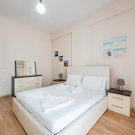 Belleview 3 Apartment