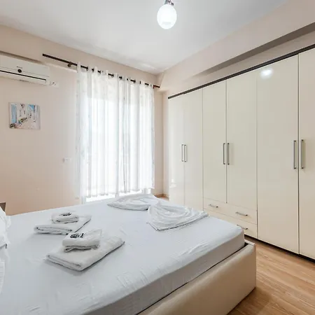 Belleview 3 *