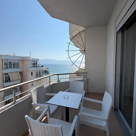 Belleview 3 Apartment